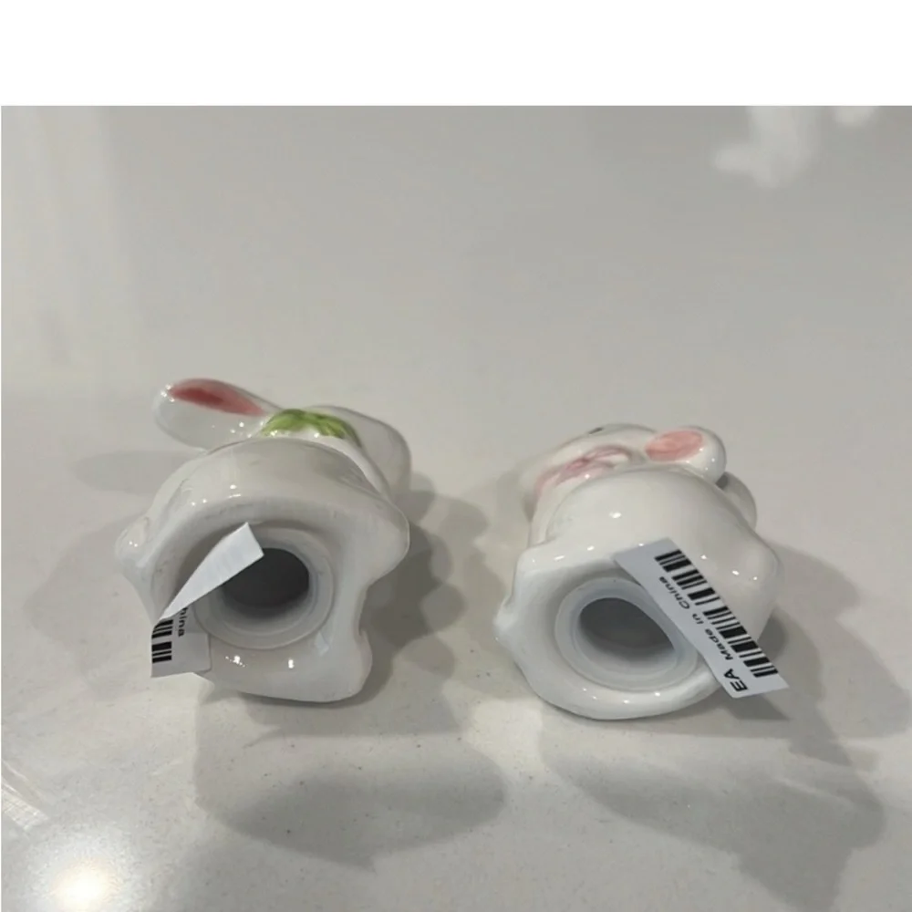 Salt & pepper 🐇 shakers